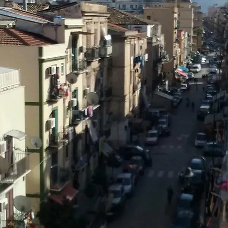 Maison d'hôtes La Finestra Sul Cortile/palermo Centro *